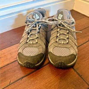Columbia Women's Athletic Hiking Shoes Sz 9
